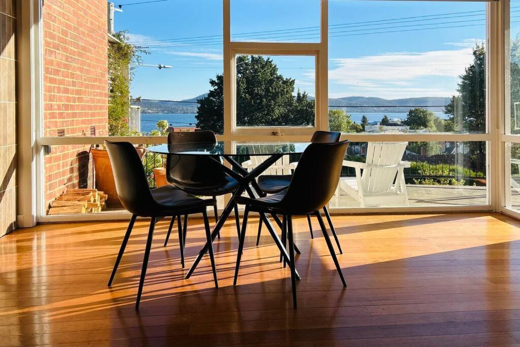 The Tassie - Luxury With Panoramic Water Views Villa Hobart Eksteriør bilde