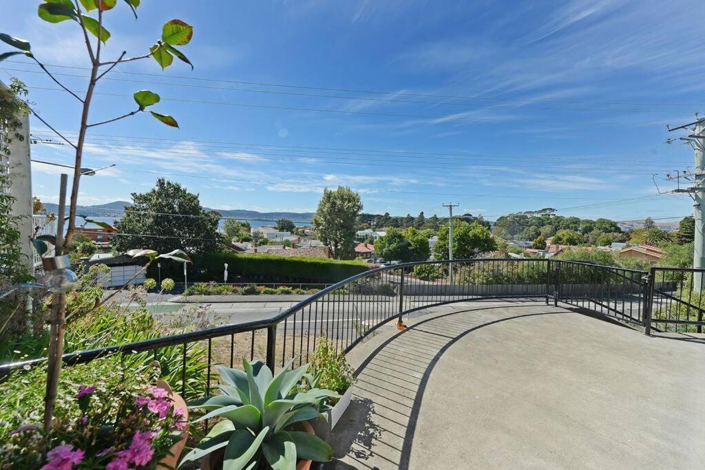 The Tassie - Luxury With Panoramic Water Views Villa Hobart Eksteriør bilde